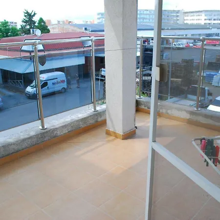 Mercury One Bedroom Center Family شقة
