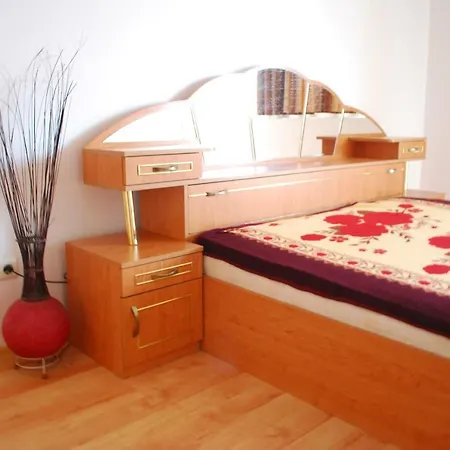 Mercury One Bedroom Center Family Apartman *
